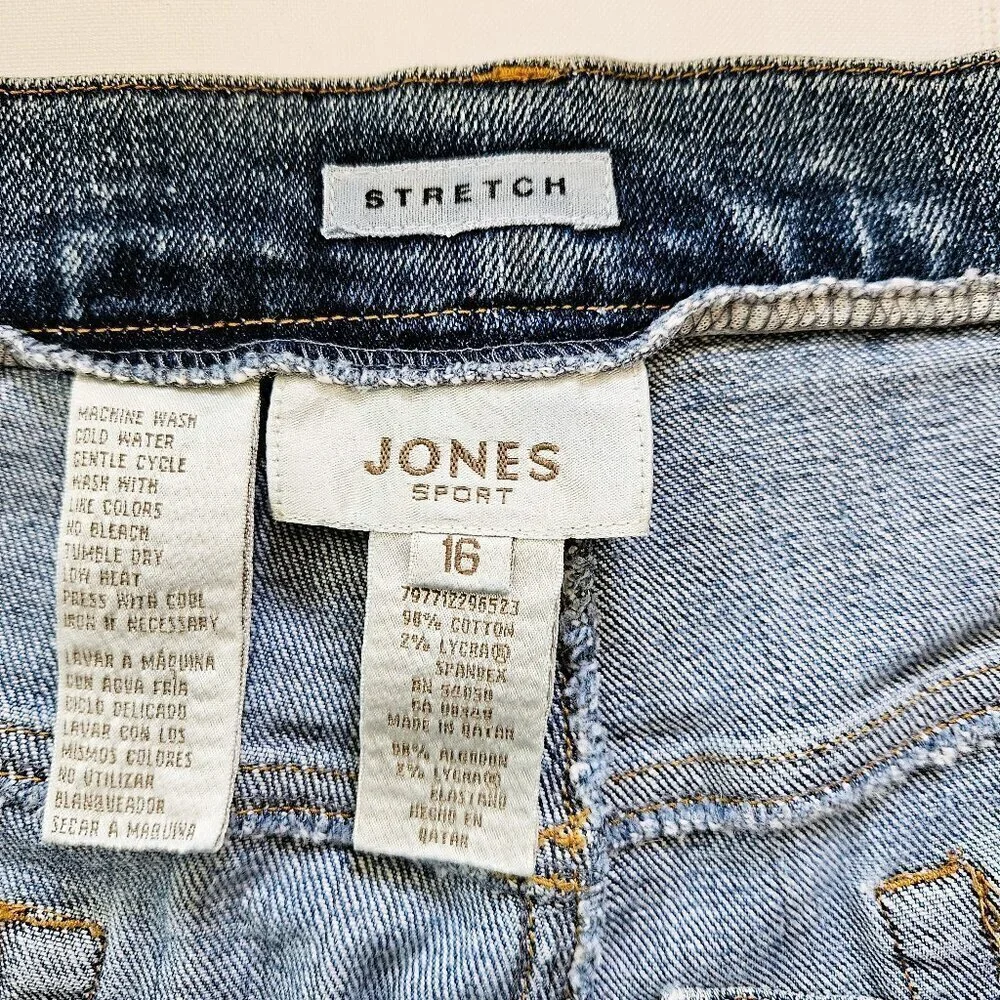Jones Women's Sport Plus Size Mid Rise Stretch Blue Denim Shorts Size 16
